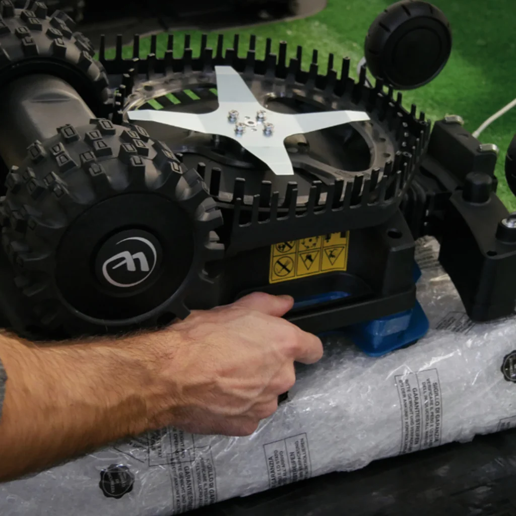 Serwis i zimowanie robota koszącego