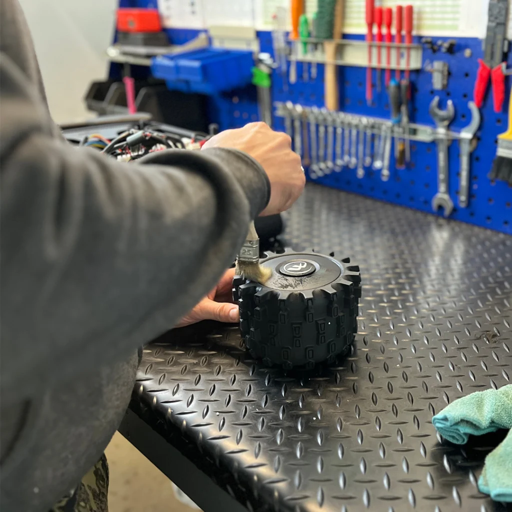 Zimowy serwis robota koszącego